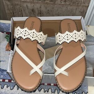 Kensie Women's White and Tan Sandals brand new